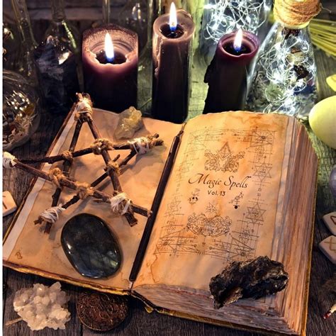Honoring Lunar Deities in Esbat Rituals for Witchcraft Practice